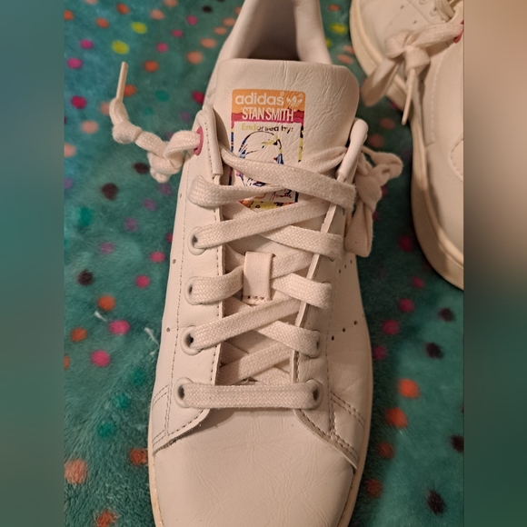 Excellent condition Stan Smith Adidas size 6 sneakers. - Picture 3 of 8